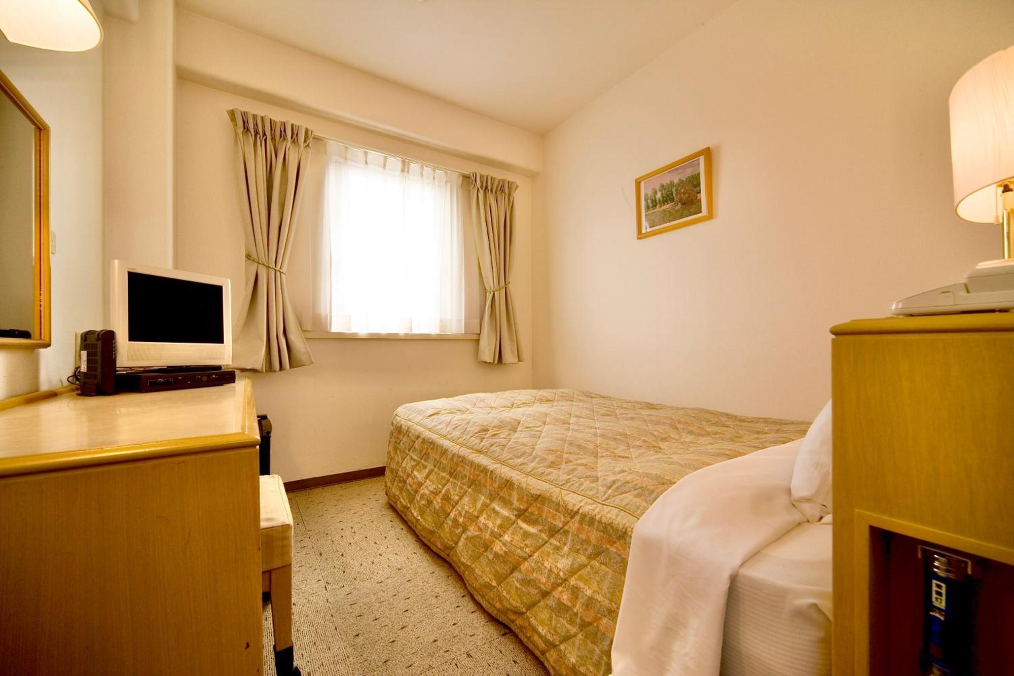 Kurashiki Ekimae Universal Hotel Экстерьер фото